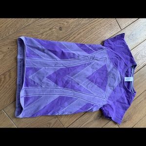 Ivivvia short sleeve.